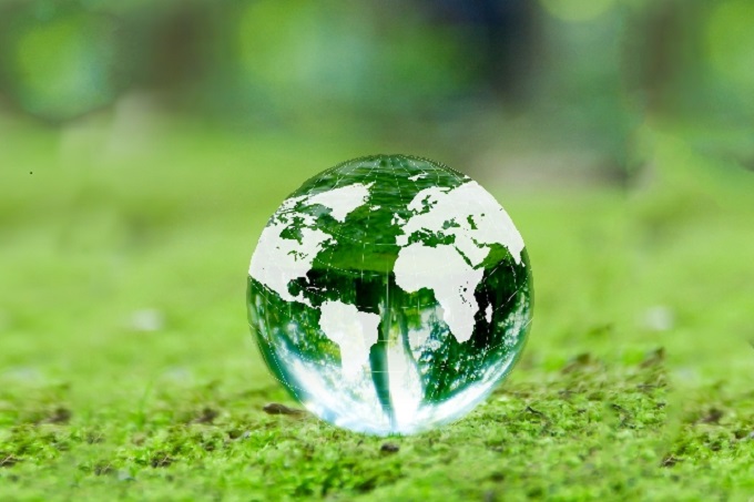 earth680